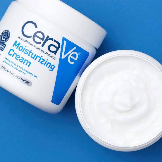 کرم آبرسان و مرطوب کننده سراوی Cerave کاسه ای پوست خشک